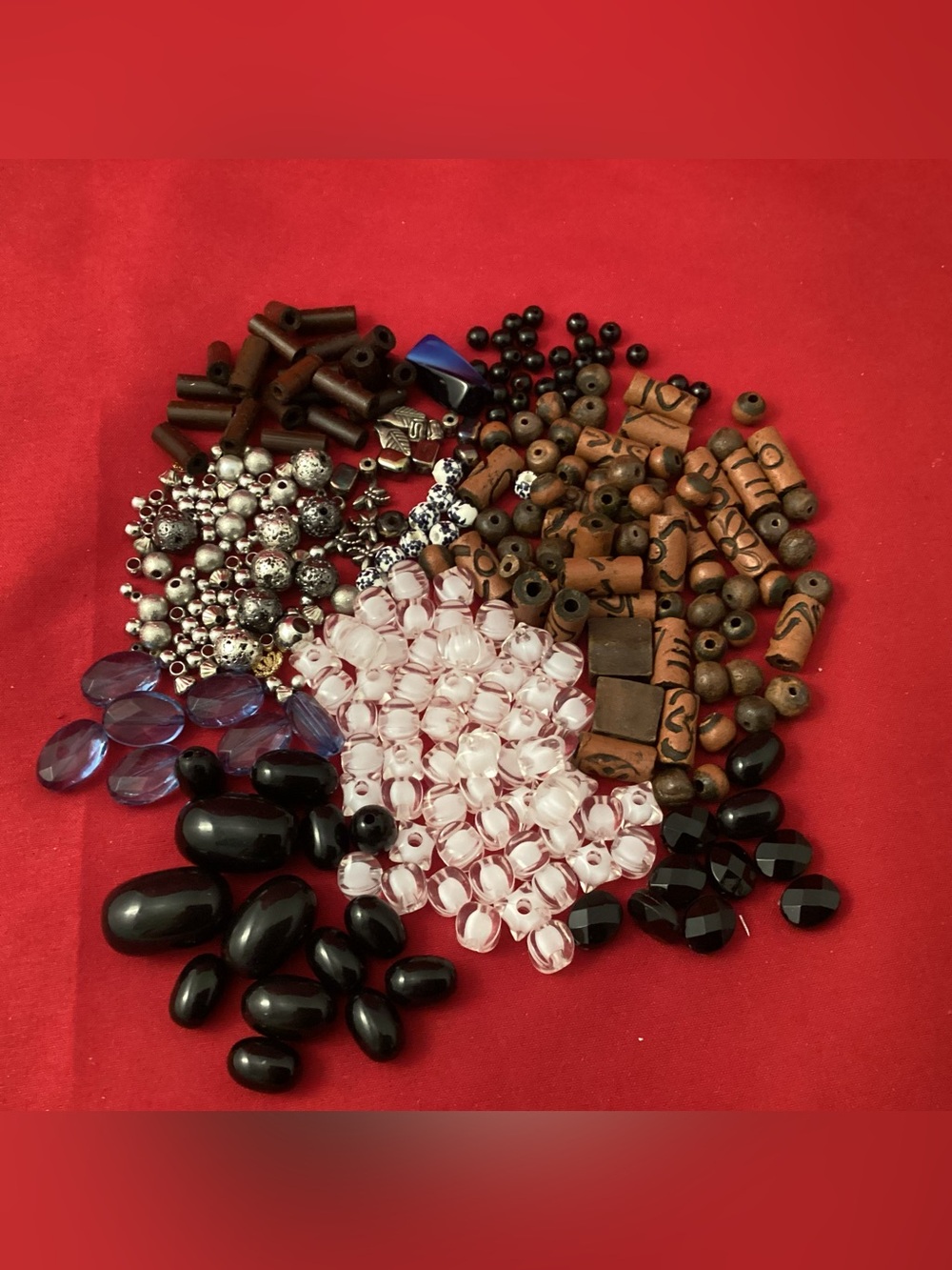 120 grams of Mixed materials beads
